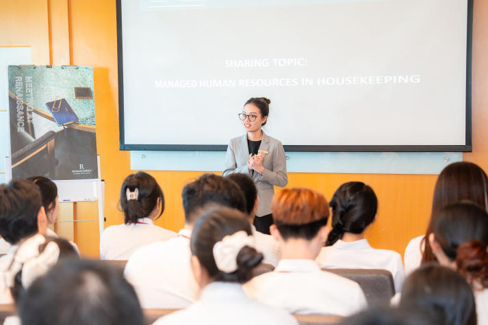 [Video] Không gian 5 sao trở thành lớp học: Sinh viên Quản trị khách sạn trải nghiệm tại Hilton Saigon và Renaissance Saigon 26