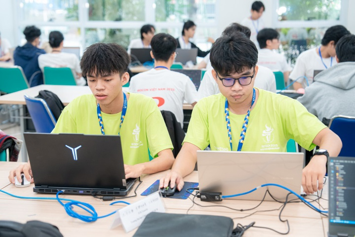 [HUTECH 2025] Những dấu ấn đột phá trong khoa học công nghệ và đổi mới sáng tạo 53