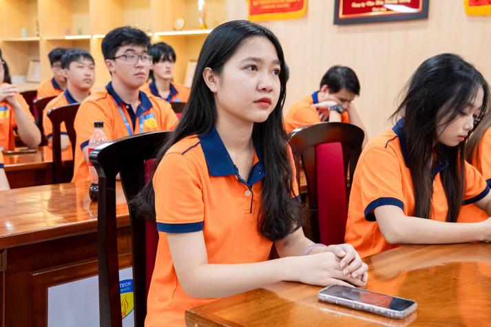 Xây dựng "hệ sinh thái" CLB học thuật để thúc đẩy nghiên cứu khoa học sinh viên tại HUTECH 77