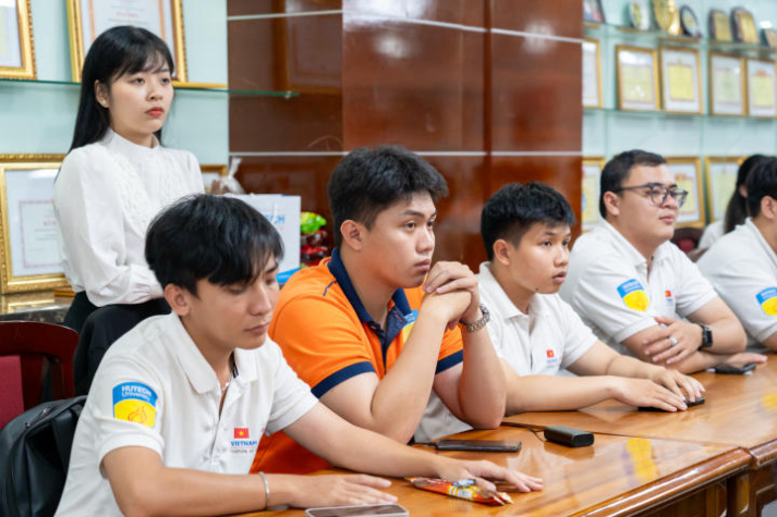 Một buổi sinh hoạt, nhiều bước chuẩn bị cho hành trình nghề nghiệp của sinh viên VJIT 33