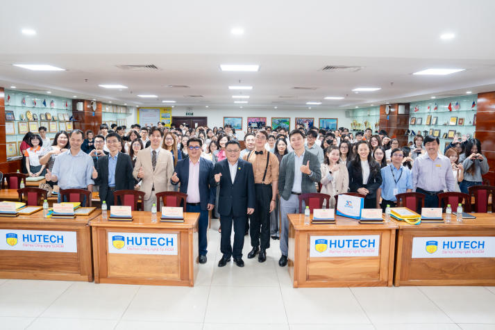 Trải nghiệm phỏng vấn cùng nhà tuyển dụng, sinh viên Khoa Tiếng Anh tăng kỹ năng nghề nghiệp 107