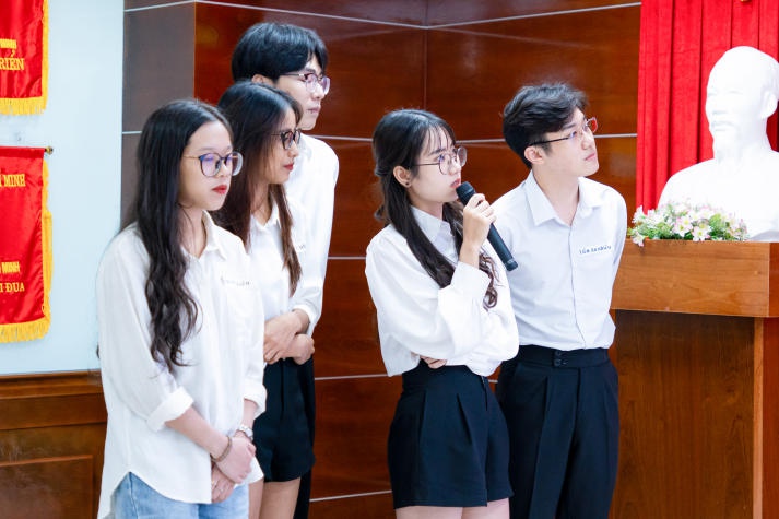 Gay cấn với từng trận tranh tài trong cuộc thi học thuật “Tìm hiểu văn hóa Trung Hoa” của Khoa Trung Quốc học HUTECH 110