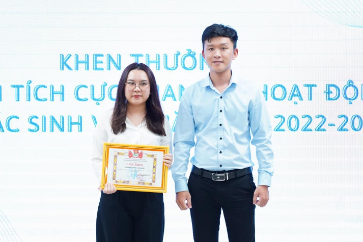 ​Khoa Dược HUTECH tổng kết và phát động phong trào sinh viên năm học 2023-2024 với nhiều kỳ vọng bứt phá 91