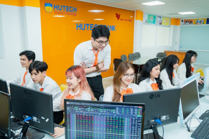 Chốt HUTECH ở NV1, chắc suất học bổng 50% học phí 46