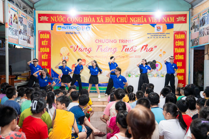 Sinh viên Khoa Thú y và hành trình thắp sáng “Vầng trăng tuổi thơ” 2025 79