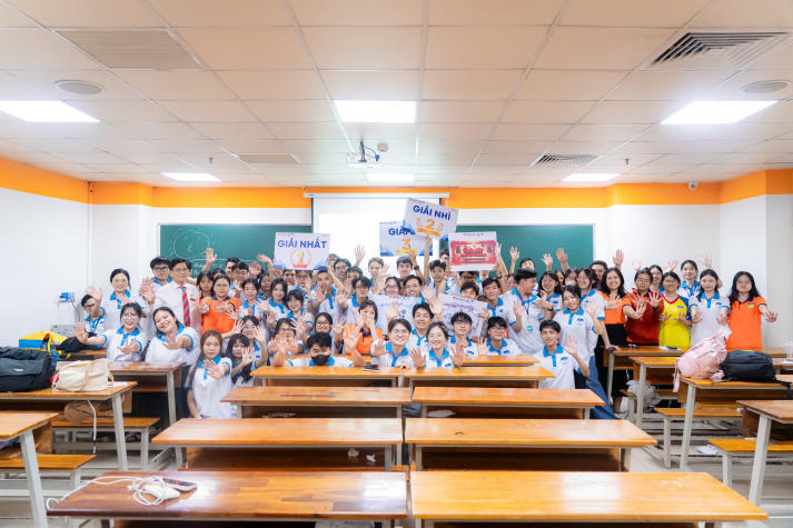 [Video] Dấu ấn đầu đời Blouse trắng: Tân sinh viên Khoa Dược chính thức bước vào hành trình mới 174