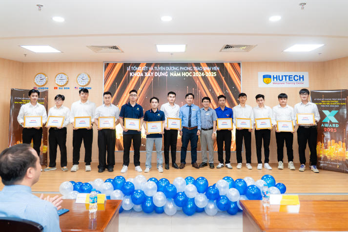 Dấu ấn một năm nỗ lực: Khoa Xây dựng tổng kết phong trào sinh viên và trao giải X-AWARD 2025 61