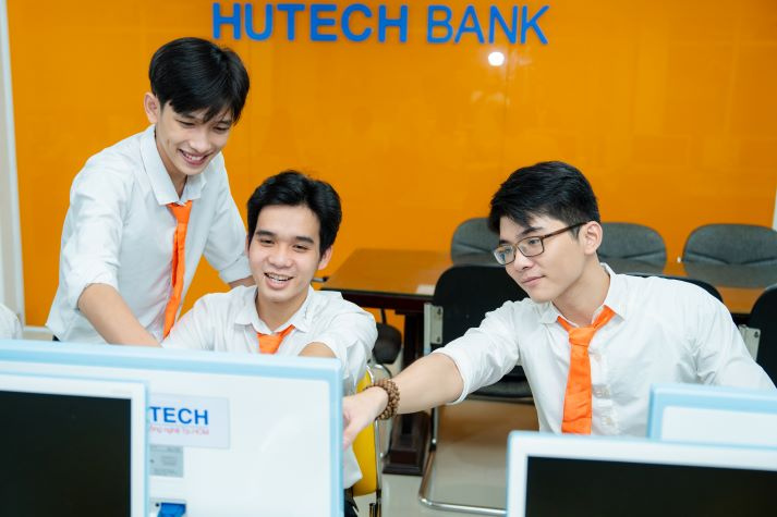 [Hướng nghiệp 2026] Hành vi tài chính thay đổi, cơ hội mới cho thế hệ trẻ theo đuổi ngành Tài chính - Ngân hàng 57