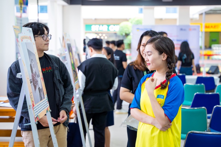 [Video] Hồ Phan Ngọc Anh - sinh viên Khoa Truyền thông và Thiết kế là Quán quân HUTECH Photo Contest “Beloved Teacher 2023” 70