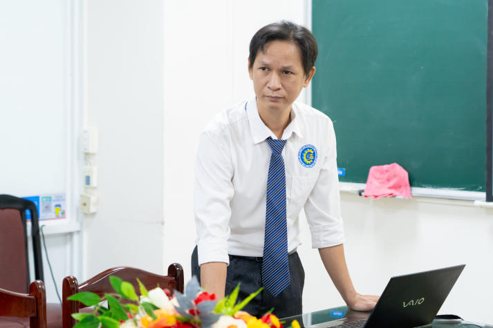 Giải quyết "bài toán" pháp lý từ thực tiễn kinh tế - xã hội tại buổi bảo vệ luận văn/đề án Thạc sĩ Luật kinh tế 23