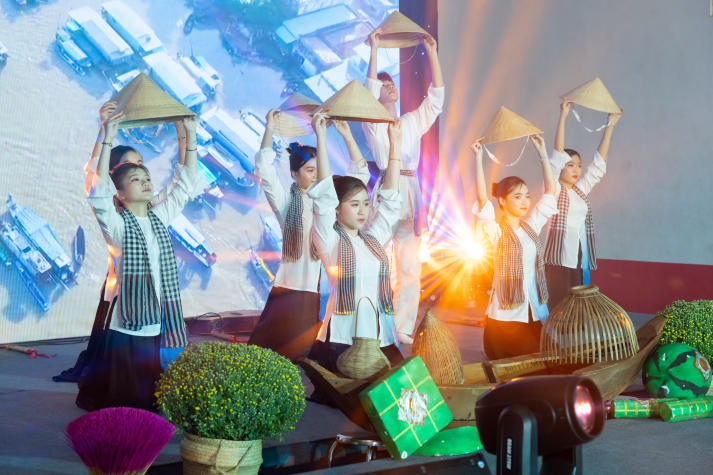 [Video] Khám phá muôn màu sắc Việt tại đêm nhạc “Xuân sẻ chia 2024” của Viện Công nghệ Việt - Nhật 45