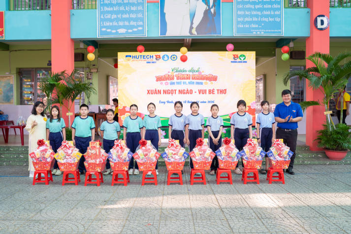 Hơn 200 em nhỏ đón mùa xuân yêu thương từ chương trình Xuân tình nguyện của sinh viên Khoa Thú y 26