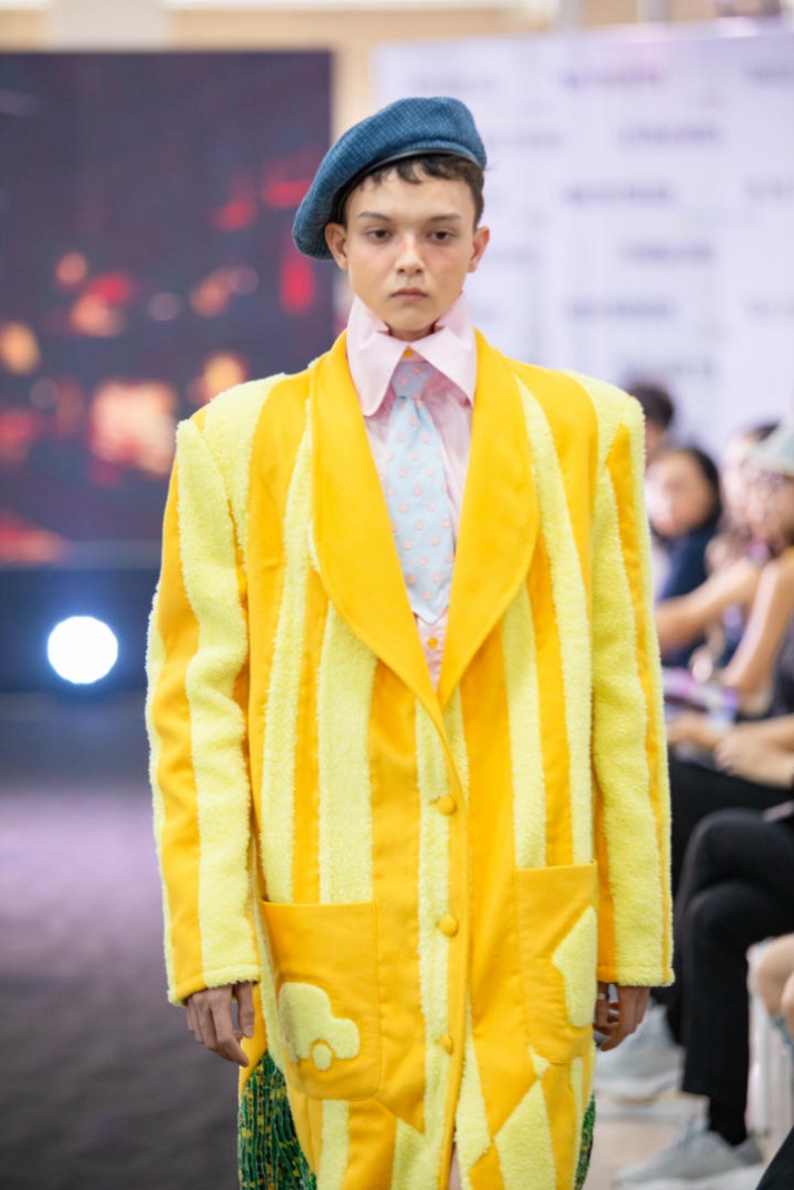 [Video] Đem bọ cánh cứng và người vô gia cư vào đồ án tốt nghiệp, 02 sinh viên ngành Thiết kế thời trang HUTECH “cán đích” thủ khoa và á khoa 199