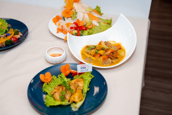 [Video] HUTECH Students Showcase Culinary Talent in the “Taste of Chicken” Grand Finale 87