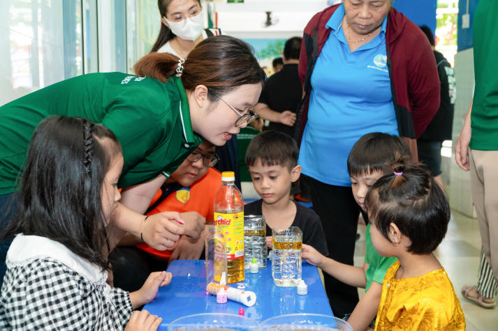 Lan tỏa mùa Trung thu ấm áp cùng Viện Khoa học Ứng dụng 26