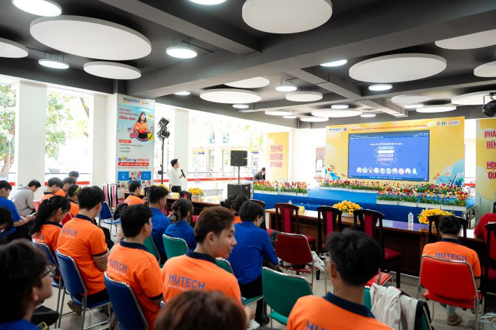 Ngày hội “Tự hào sinh viên HUTECH” khơi dậy sắc màu tuổi trẻ 60