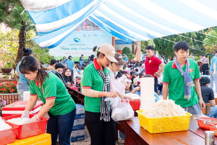 “Trăng sáng Langbiang” mang mùa Trung thu ấm áp đến học sinh Đà Lạt 93