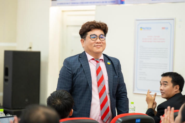 [Video] CEO Nguyễn Quốc Kỳ kể chuyện chinh phục ước mơ cùng sinh viên HUTECH 204