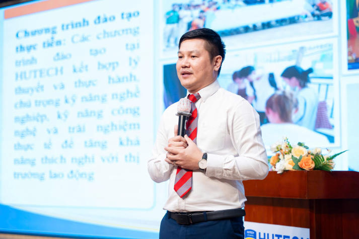 TS. Huỳnh Ngọc Anh gửi gắm kỳ vọng về thế hệ sinh viên bản lĩnh, sáng tạo và giàu khát vọng cống hiến 29