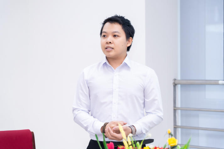 Nhiều đề tài thể hiện xu hướng tiếp thị hiện đại tại buổi bảo vệ luận văn/đề án Thạc sĩ ngành Marketing 50