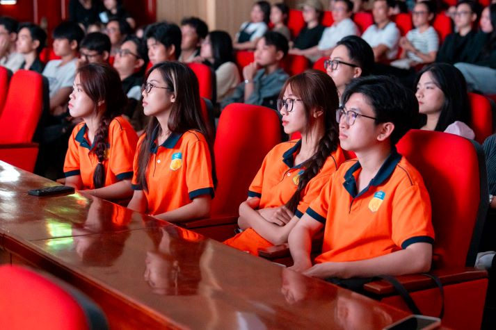 Gần 40 sản phẩm truyền thông của sinh viên Truyền thông đa phương tiện “on air” 42