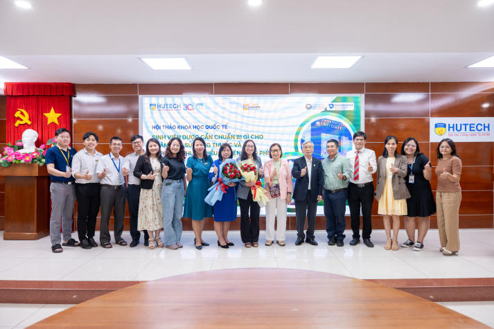 Chạm vào thực tiễn nghề nghiệp toàn cầu, sinh viên Khoa Dược học sâu từ chuyên gia Hoa Kỳ 12