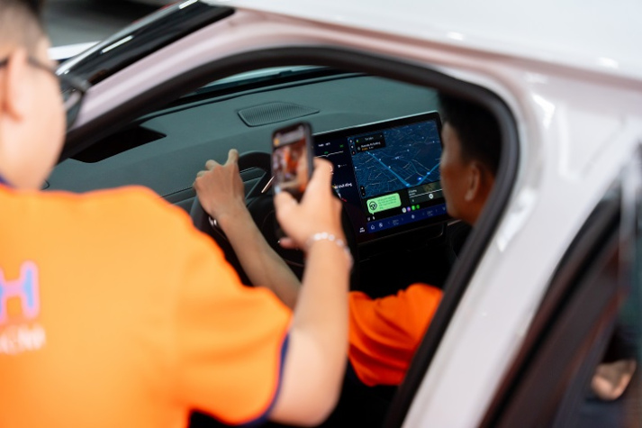 Từ giảng đường đến xưởng ô tô: Sinh viên VKIT chạm môi trường thực tế từ năm nhất 79