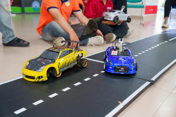 Sinh viên HUTECH hiện thực hóa đam mê kỹ thuật - công nghệ qua loạt dự án và sân chơi 37