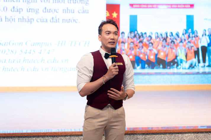 HUTECH chào đón gần 500 học sinh khám phá không gian học tập hiện đại và cơ hội học bổng hấp dẫn 76
