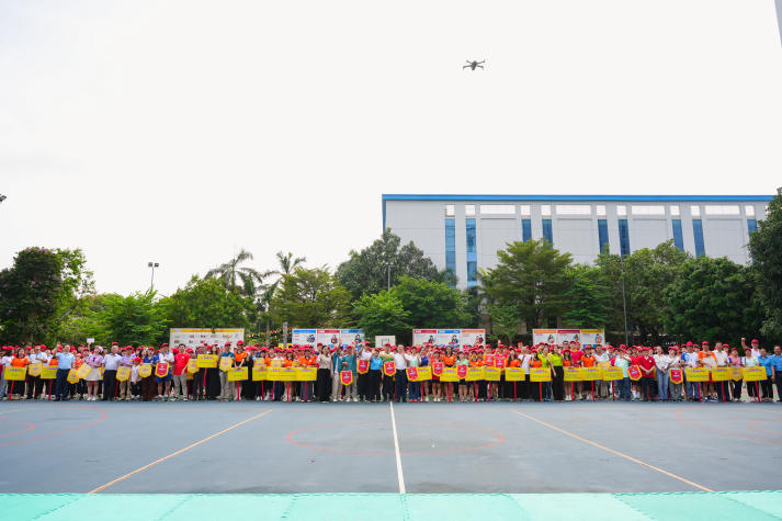 [Video] Sôi động, gắn kết và bùng nổ tại Hội thao Cán bộ - Giảng viên - Nhân viên HUTECH 2025 126