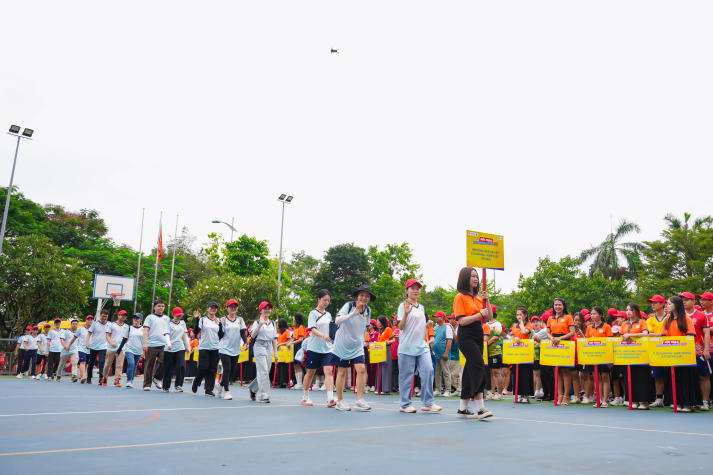 [Video] Sôi động, gắn kết và bùng nổ tại Hội thao Cán bộ - Giảng viên - Nhân viên HUTECH 2025 42