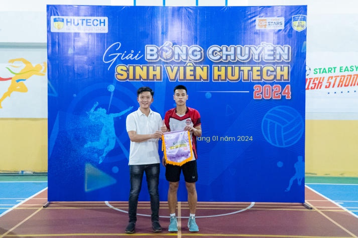 Đội “Anh Ba Báo” giành cúp vô địch Giải Bóng chuyền Sinh viên HUTECH năm 2024 112