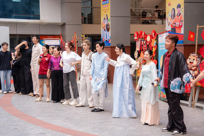 “Trung thu Hội nhập - Sắc màu đa văn hóa” tại HUTECH: Gắn kết sinh viên, lan tỏa giá trị văn hóa 97