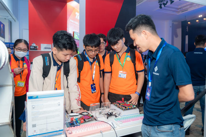 Newbie IT “bắt sóng” công nghệ mới tại iTECH EXPO 2026 72