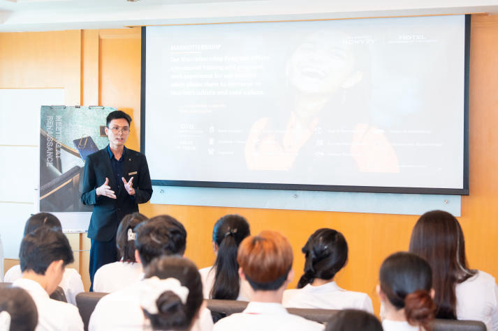 [HUTECH 31 năm] Viết tiếp hành trình đẹp bằng yêu thương và bản lĩnh 59