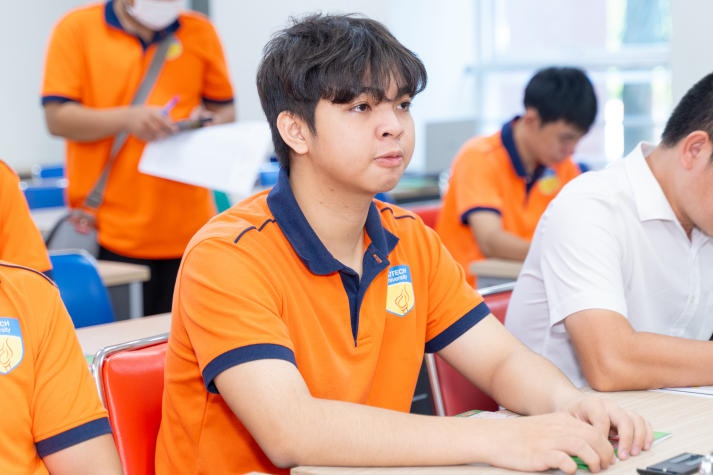 Sinh viên Khoa Xây dựng HUTECH tìm hiểu giải pháp chống thấm công nghệ Việt 123
