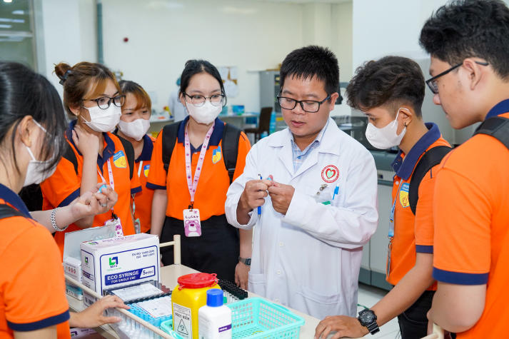 [Ảnh] Học nghề giữa thực tế, HUTECH-ers sớm định hình tương lai 204