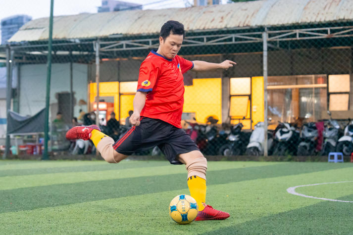 [Hội thao CB-GV-NV 2026] Mưa bàn thắng tại Thanh Đa, đường đua Bóng đá nam vòng bảng tăng nhiệt 64