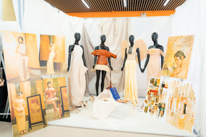 [Video] Sinh viên Thiết kế thời trang thổi hồn chất liệu truyền thống vào đồ án tốt nghiệp 45