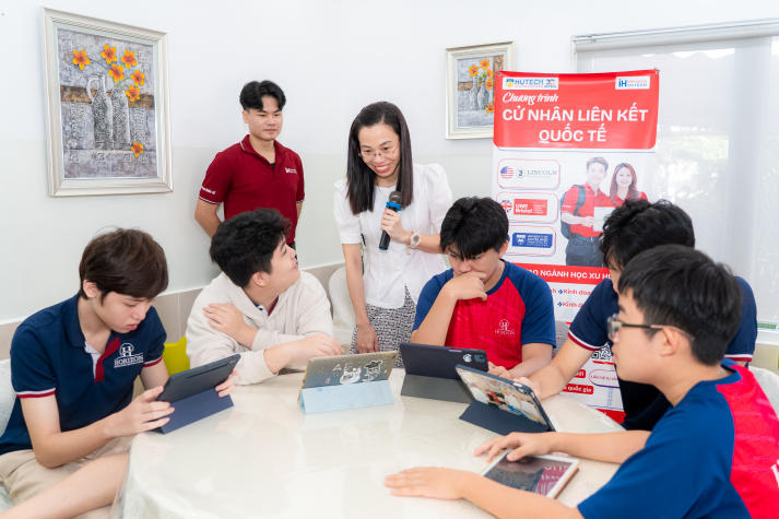 Học sinh THPT khám phá ứng dụng AI và định hướng tương lai cùng I-HUTECH 44