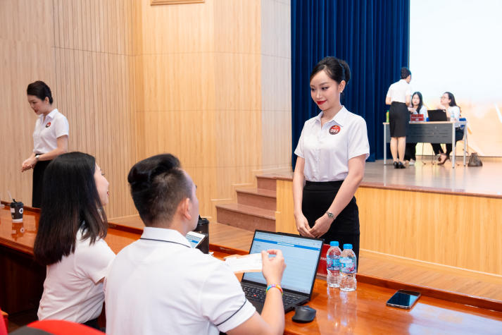 Sinh viên HUTECH thử sức cùng quy trình tuyển dụng tiếp viên hàng không ngay tại trường 50