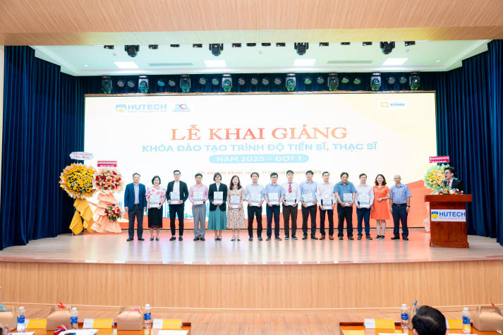 HUTECH long trọng tổ chức Lễ khai giảng chương trình đào tạo Tiến sĩ và Thạc sĩ khóa 2025 - đợt 1: Khởi đầu hành trình chinh phục tri thức 42