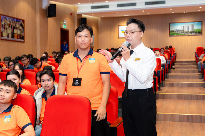 Ghi chép khoa học, đọc hiểu chủ động - Sinh viên Quản trị kinh doanh khám phá bí quyết học tập hiệu quả 45