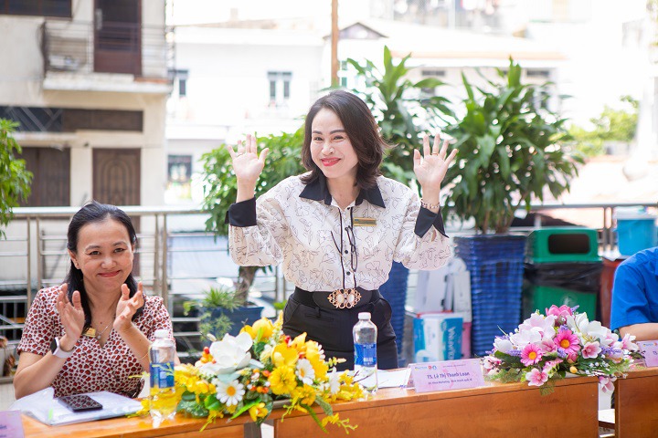 Sinh viên Khoa Marketing - Kinh doanh quốc tế thiết kế túi Tote tôn vinh nét đẹp người phụ nữ 19