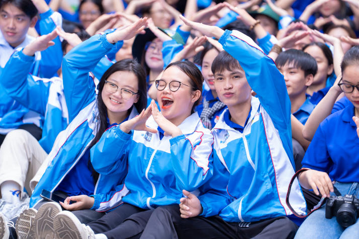 Lễ ra quân Mùa hè xanh HUTECH 2025: Sắc áo xanh tình nguyện vì cộng đồng 202