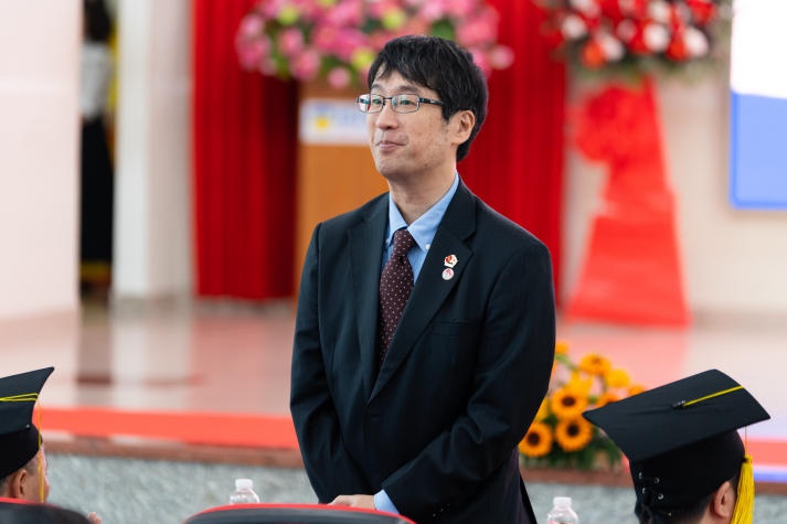 [Video] Tân Cử nhân, Kỹ sư Viện Công nghệ Việt - Nhật HUTECH tốt nghiệp trong niềm hân hoan và xúc động 26