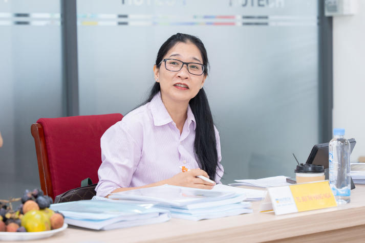 Tư duy pháp lý gắn liền thực tế được thể hiện tại buổi bảo vệ luận văn Thạc sĩ ngành Luật kinh tế 54