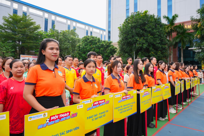 [Video] Sôi động, gắn kết và bùng nổ tại Hội thao Cán bộ - Giảng viên - Nhân viên HUTECH 2025 45