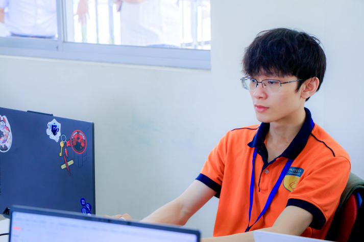 Sinh viên An toàn thông tin HUTECH lập thành tích tại Digital Dragons CTF 2025 33