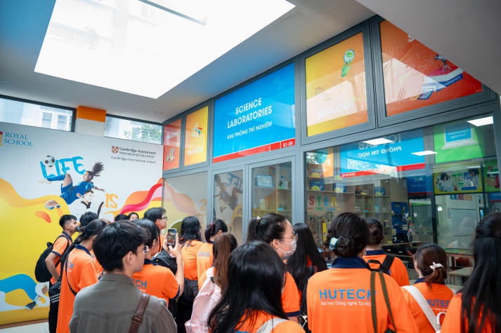 Sinh viên Tâm lý học tìm hiểu việc ứng dụng tâm lý học giáo dục vào thực tế 60